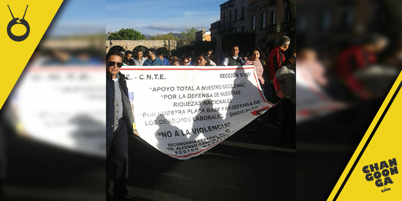 CNTE-marcha-liberación-maestro-vías-del-tren-Lázaro-Cárdenas