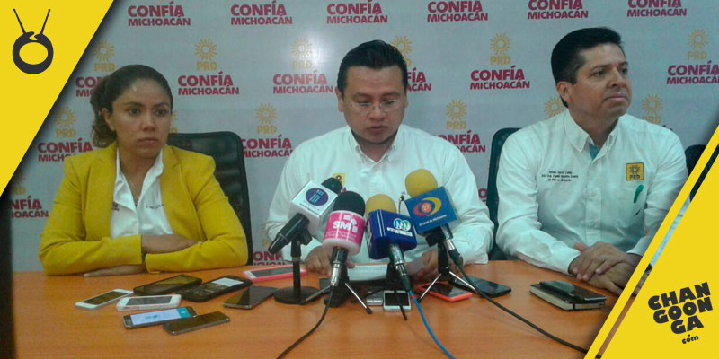 Carlos-Torres-Piña-y-Antonio-Garcia-Conejo-rueda-de-prensa-PRD-Michoacan