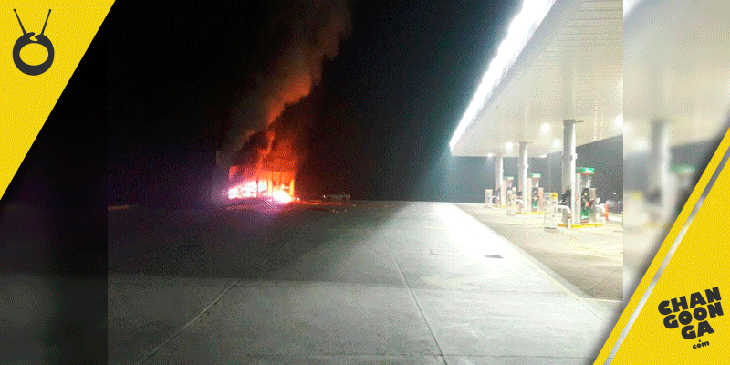 vandalizan-incendian-Oxxo-Lazaro-Cardenas
