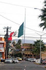 bandera al reves en ensenada baja california