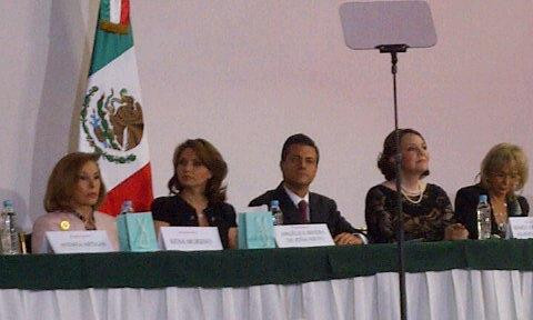 mujer del año peña nieto