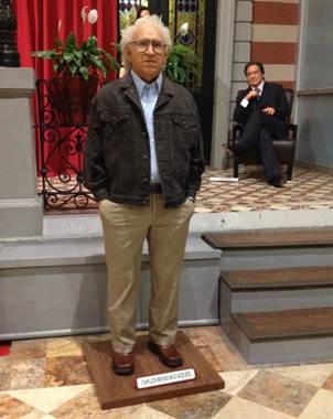 Carlos Monsiváis tiene escultura en el Museo de Cera