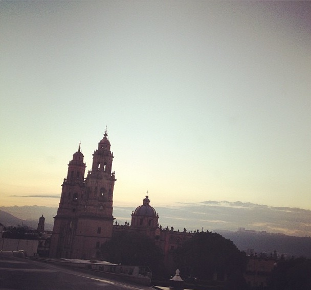 Así amaneció este lunes 7 de enero la Catedral de Morelia / Foto vía @gusipasio5