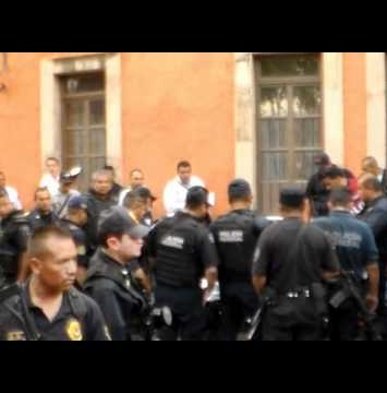 policias
