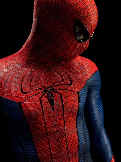 Sin más detalles te dejamos las imágenes del nuevo traje de Spider Man: