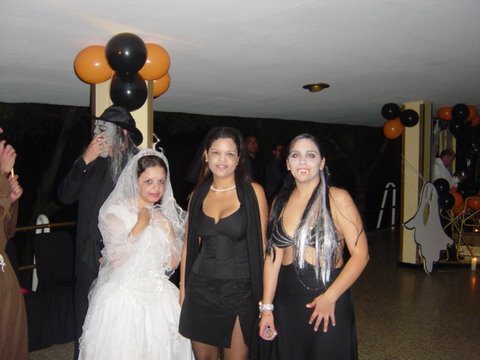 Esta bien que Papi odie a los gringos y no esta mal que las hijas de Papi festejen el Halloween