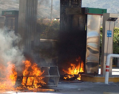 Michoacán: incendian en Buenavista empacadora y gasolinera