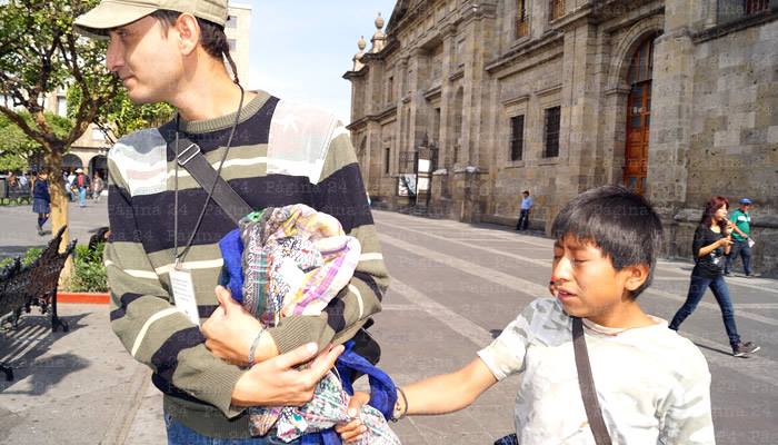 guadalajara niño indígena