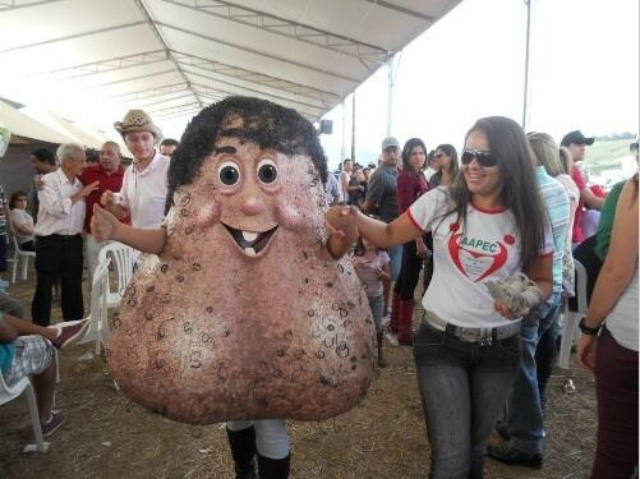 Conozcan al Sr. Testículo, ¡mascota brasileña para concientizar sobre el cáncer testicular!