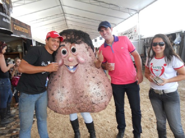Conozcan al Sr. Testículo, ¡mascota brasileña para concientizar sobre el cáncer testicular!