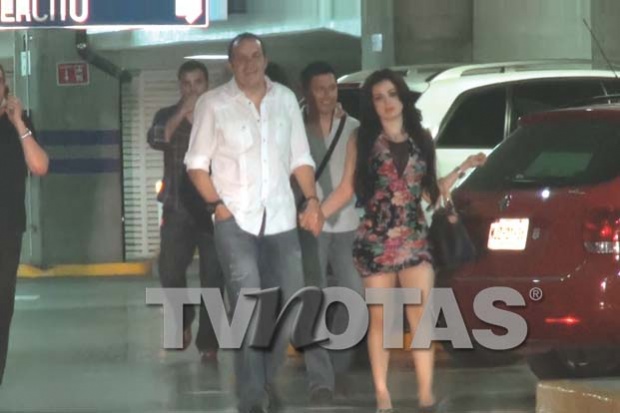 VIDEO: Captan a Cuauhtémoc Blanco y Germán Villa bailando con policías tras ser detenidos