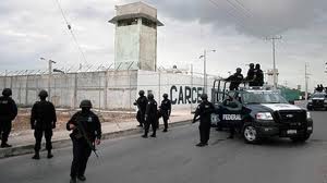 Trasladan a penal de Oaxaca a 27 internos sentenciados por delitos federales
