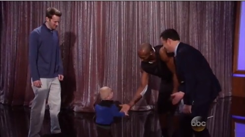VIDEO: Bebé que humilló a Shaquille O’Neal se enfrenta a Kobe Bryant
