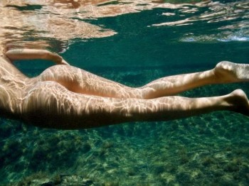 Nadando desnuda