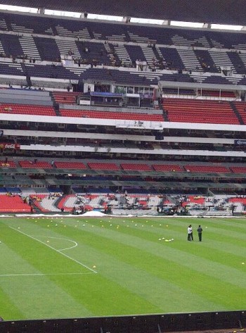 Así luce el Azteca a una hora del partido entre ambas escuadras / Vía @fc_america12