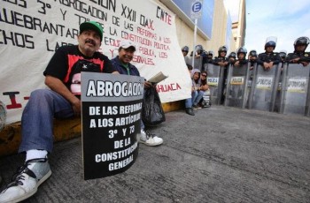 CNTE Televisa granaderos