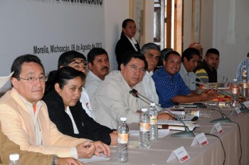 Jesús Reyna comunidades indígenas Michoacán