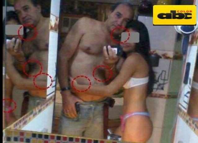 Paraguay director escuela alumna