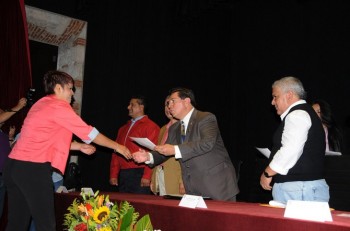 entrega Jesús Reyna UMSNH