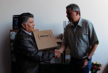 entrega SEE computadoras Michoacán