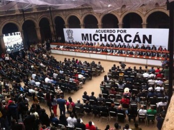 firma Acuerdo por Michoacán