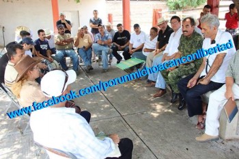 lideres comunitarios reunión Tepalcatepec Michoacán