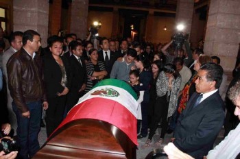 Congreso del Estado Michoacán diputado homenaje