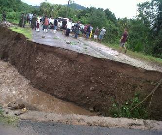 Michoacán inundaciones Tepalcatepec puente plaza vieja Michoacán inundaciones Tepalcatepec puente plaza vieja