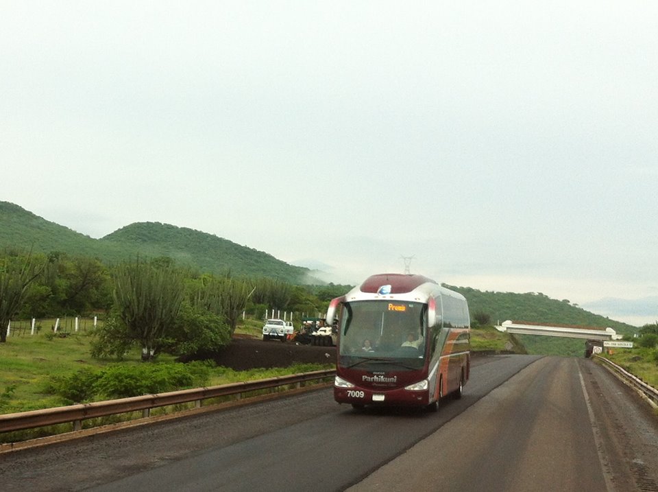 Parhíkuni autobus carretera Michoacán