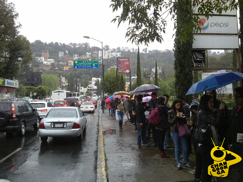 Fila Teatro Morelos conferencia Alejandro Jodorowsky FICM04