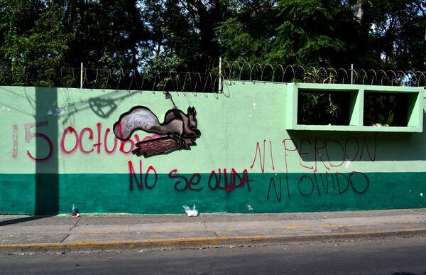 Zoológico de Morelia grafiteado por normalistas de Tiripetío Michoacán
