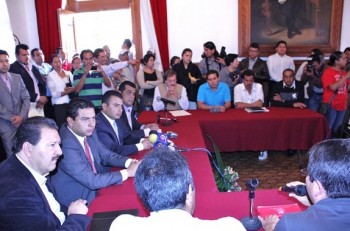 diputados maestros CNTE Michoacán Congreso del Estado