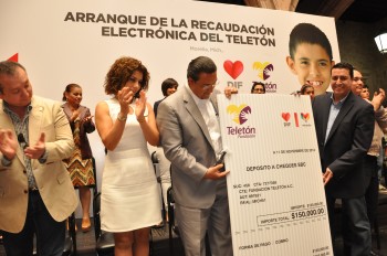 WIlfrido Ayuntamiento hace donación a TELETON DIF Morelia