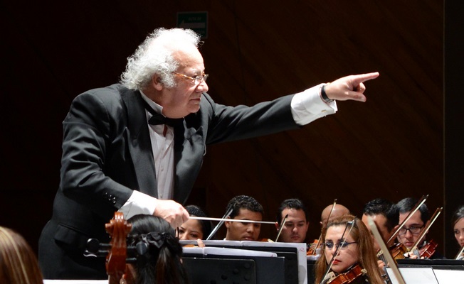 director Fernando Lozano Orquesta Sinfónica de Puebla Festival de Música de Morelia