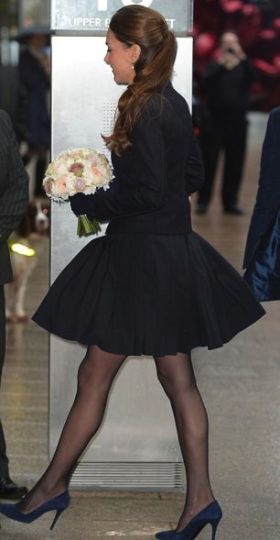 kate middleton el aire le lavantó la falda3