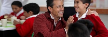 peña nieto niños primaria corbata