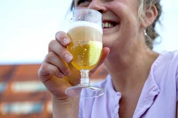 El consumo moderado de alcohol refuerza el sistema inmunológico