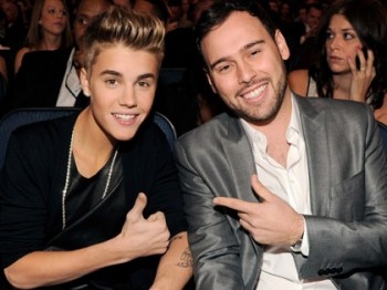 Justin Bieber y su manager Scooter Braun