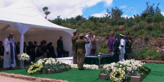 Nelson Mandela descansa en Qunu su tierra natal 