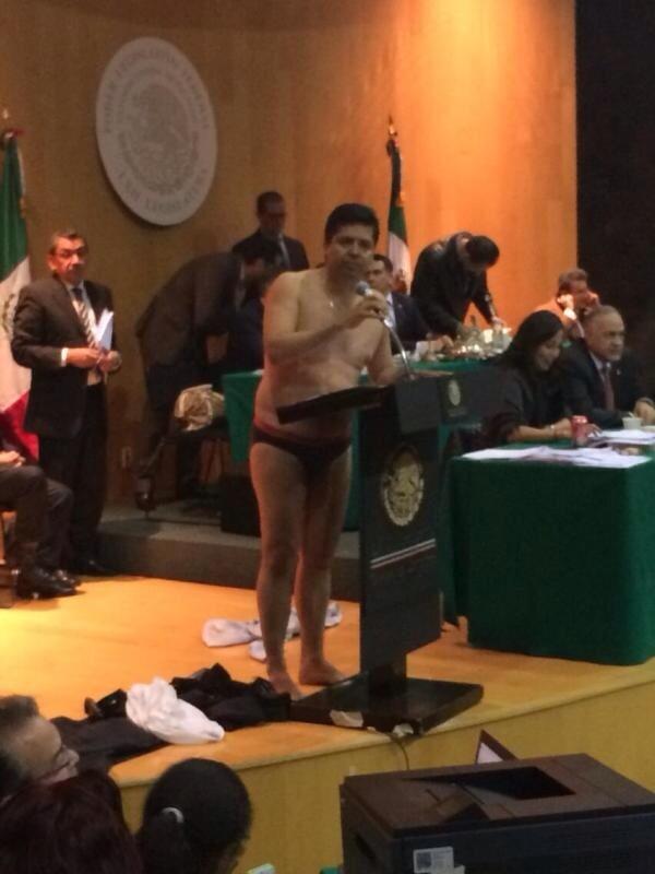 antonio garcia conejo se desnuda prd diputado michoacán