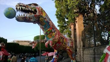 exposición figuras recicladas plaza benito juarez morelia