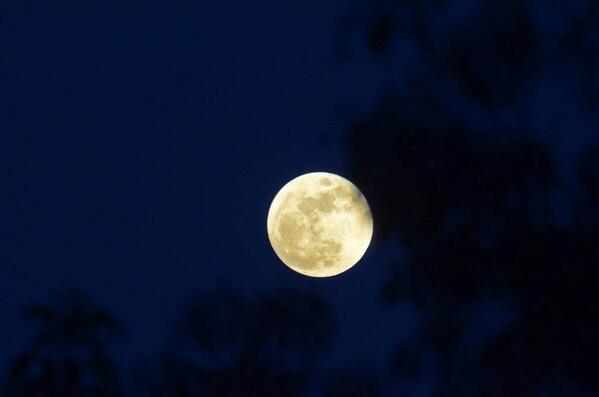 La luna desde Morelia: @Estación_BCP