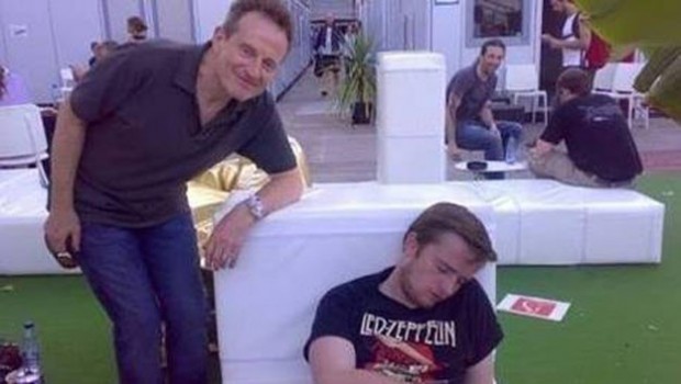 John Paul Jones trollea a fan