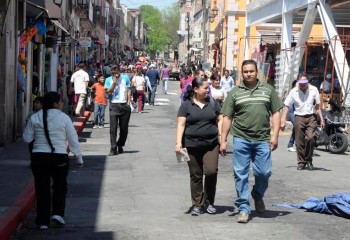 calles de Morelia gente caminando Mercado Independencia