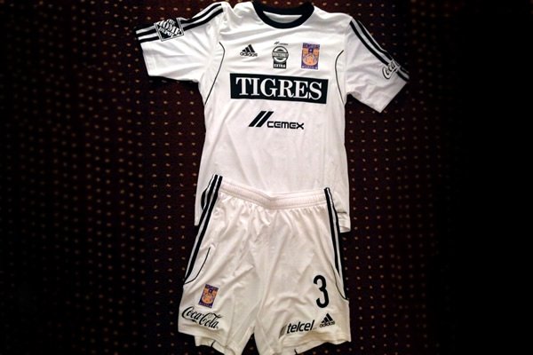 tigres uniforme blanco vs morelia