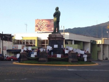 uruapan manifestantes en contra de federales