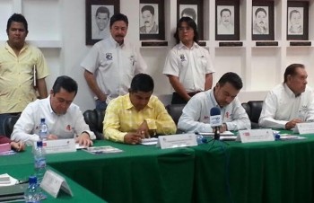 Roberto Monroy Sectur y Arquímedes Oseguera presidente de Lázaro Cárdenas
