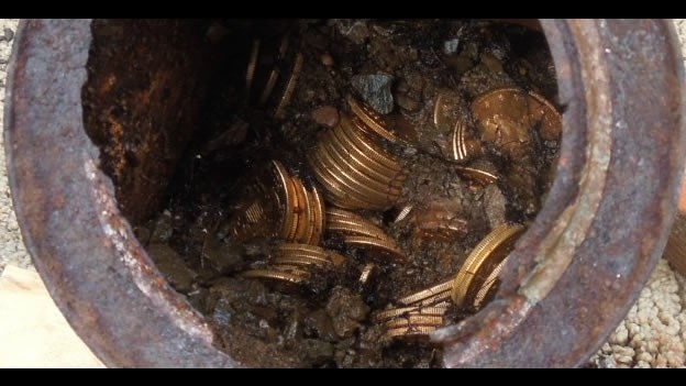 Una pareja en California encuentra un tesoro millonario en monedas de oro