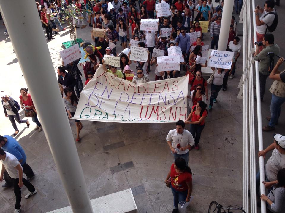 marcha CU gratuitada Morelia 3