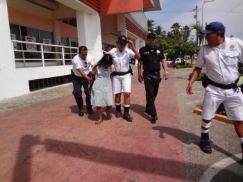 niña indígena detenida por policías de acapulco